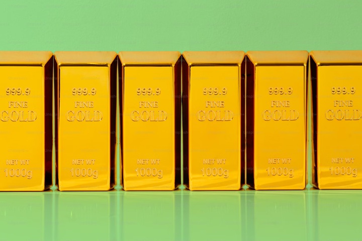 Refined gold bullion